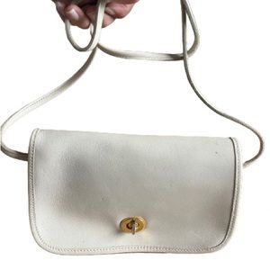 Vintage 90s Genuine leather white bag with a turn lock.